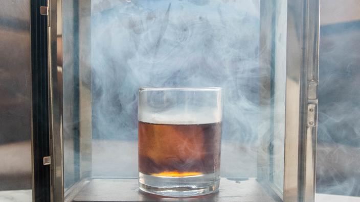 Featured image for Sunday Social Happy Hour